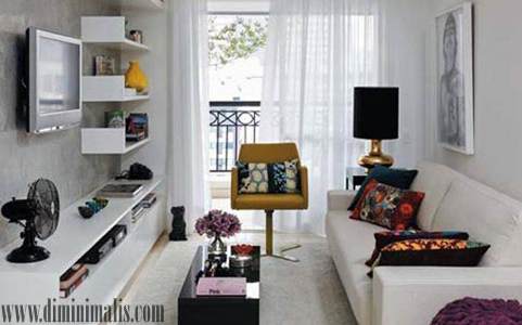 Mengatasi furniture yang memenuhi ruangan ruang keluarga sederhana desain ruang tv sempit ruang keluarga dengan penataan yang simpel ruang keluarga lesehan