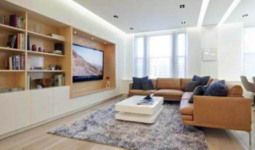 Dekorasi Ruang TV sederhana, ruang tv kecil, ruang tv minimalis modern, dekorasi ruang keluarga tanpa sofa, desain ruang tv sempit, ruang keluarga lesehan, ruang makan sekaligus ruang keluarga, ruang keluarga dengan penataan yang simpel, desain ruang keluarga terbuka